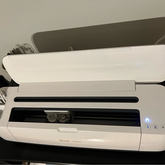 Cricut maker 2 - Picture 3 of 4